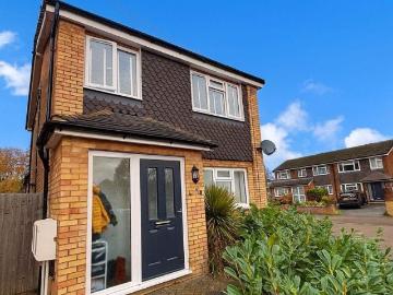 2 bedroom maisonette for sale