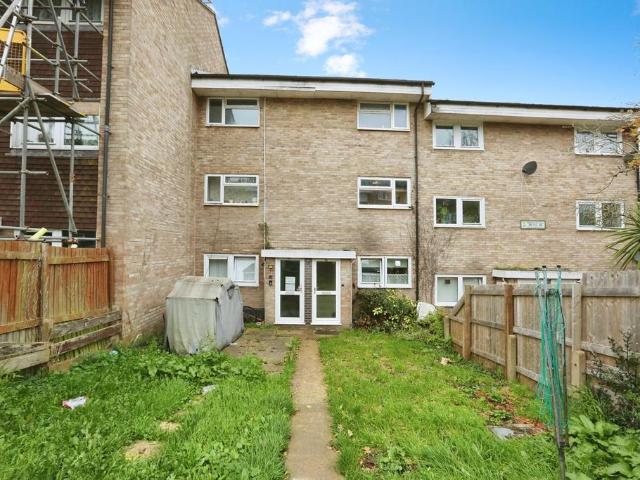 2 bedroom maisonette for sale