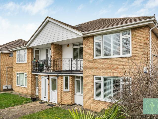 2 bedroom maisonette for sale