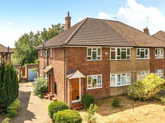 2 bedroom maisonette for sale