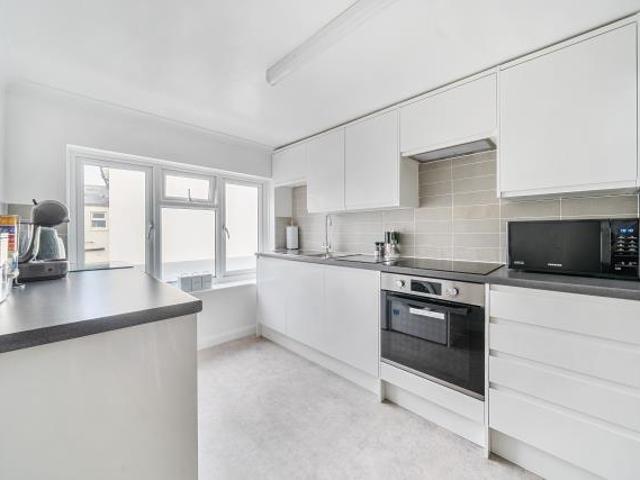 2 bedroom maisonette for sale