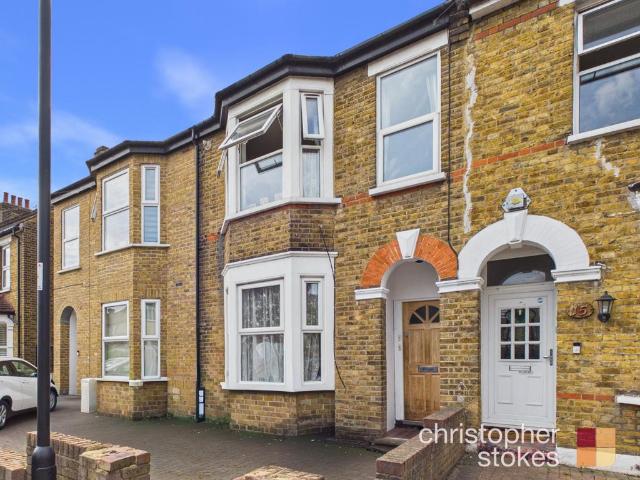 2 bedroom maisonette for sale