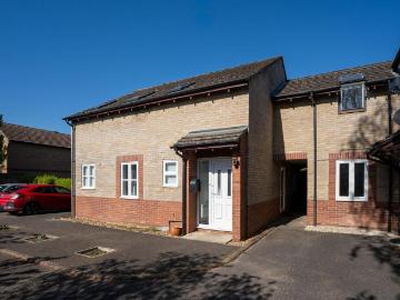 2 bedroom maisonette for sale
