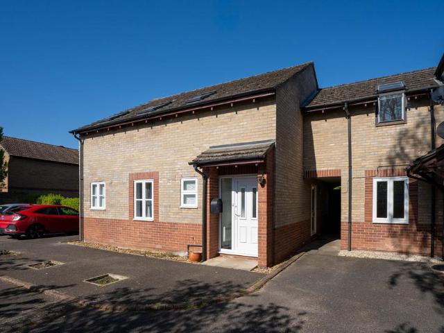 2 bedroom maisonette for sale