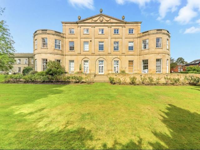 2 bedroom maisonette for sale