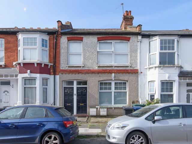 2 bedroom maisonette for sale