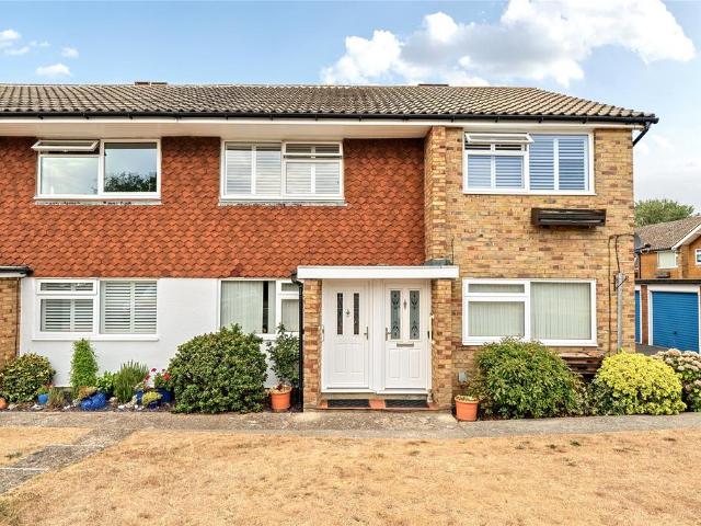 2 bedroom maisonette for sale