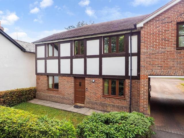 2 bedroom maisonette for sale