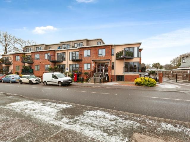 2 bedroom maisonette for sale