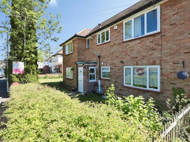 2 bedroom maisonette for sale