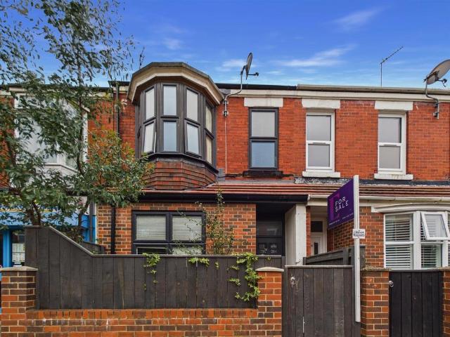 2 bedroom maisonette for sale