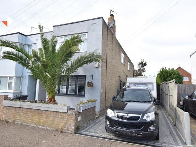 2 bedroom maisonette for sale