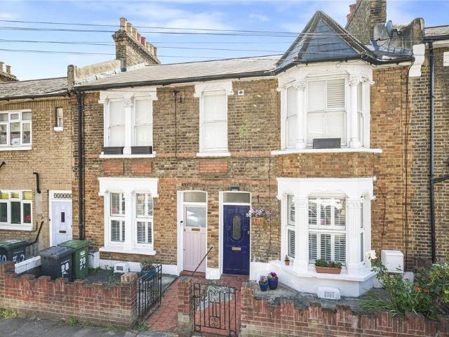 2 bedroom maisonette for sale