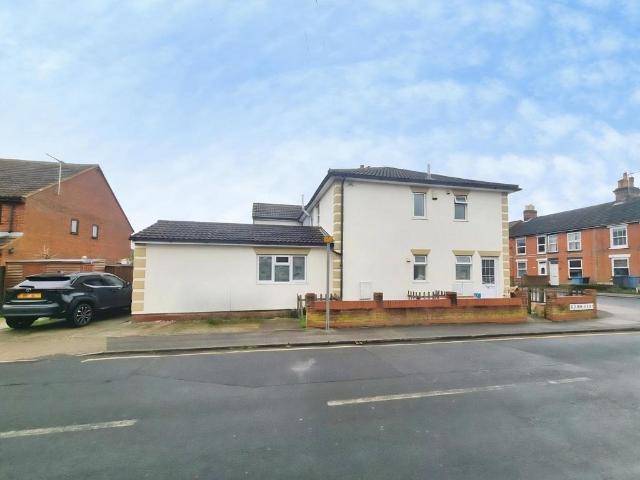 2 bedroom maisonette for sale