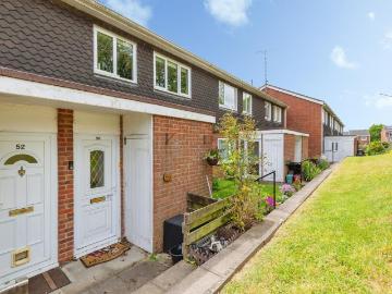 2 bedroom maisonette for sale