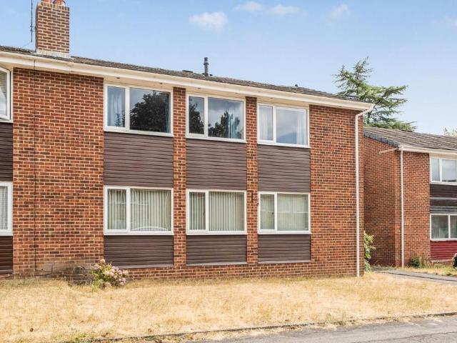 2 bedroom maisonette for sale