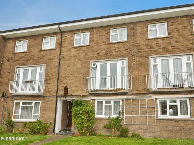 2 bedroom maisonette for sale