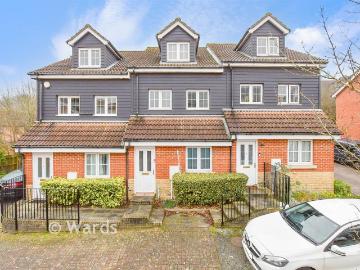 2 bedroom maisonette for sale