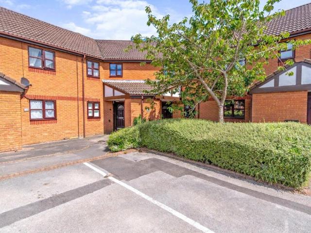 2 bedroom maisonette for sale