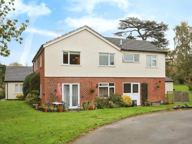 2 bedroom maisonette for sale