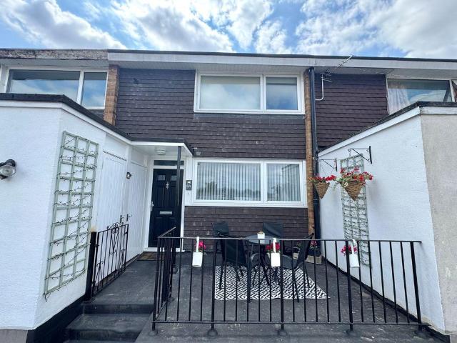 2 bedroom maisonette for sale