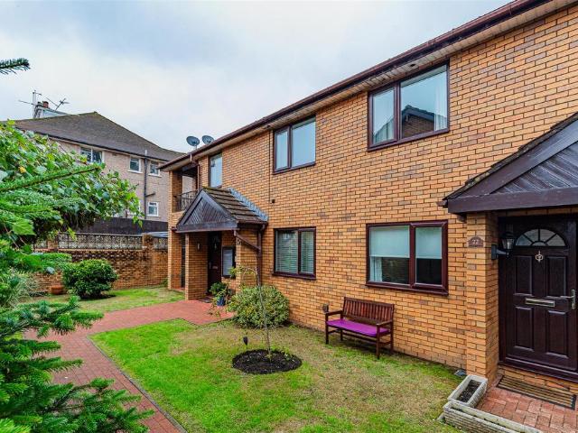 2 bedroom maisonette for sale