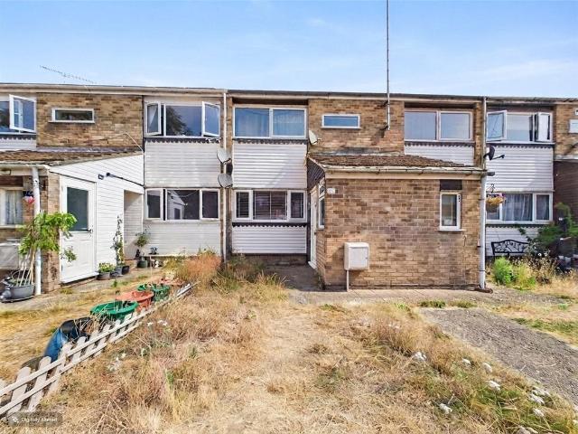 2 bedroom maisonette for sale