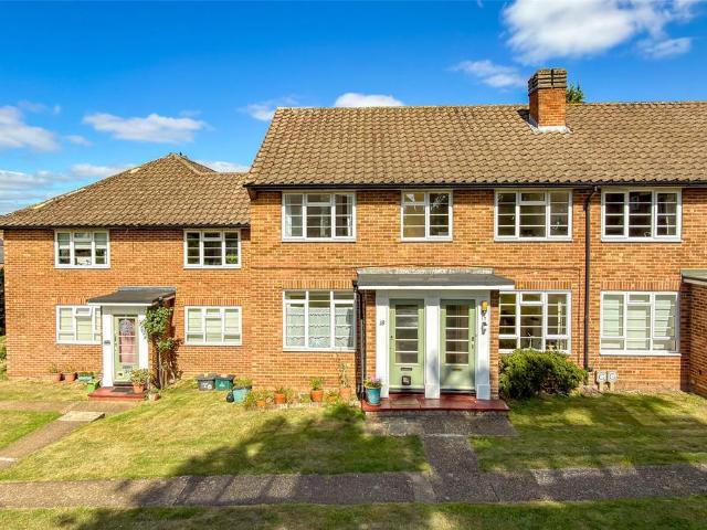 2 bedroom maisonette for sale