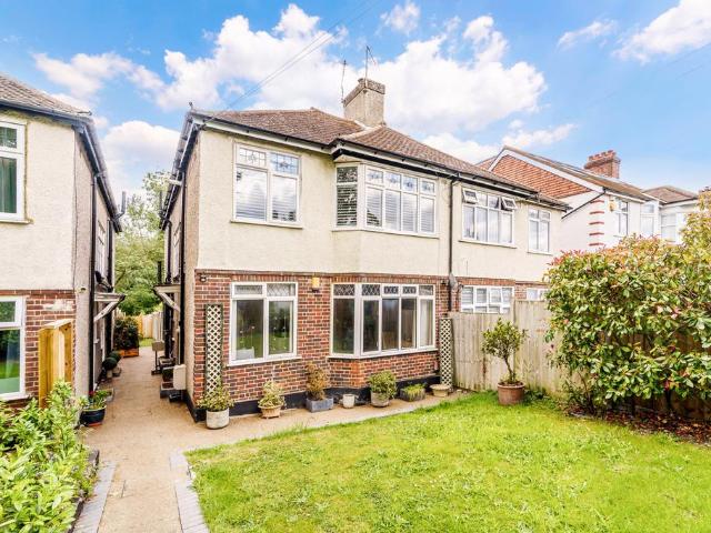 2 bedroom maisonette for sale