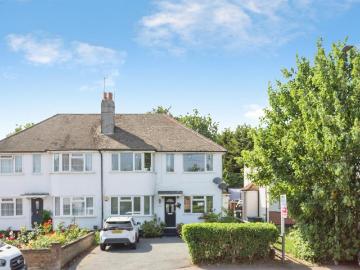 2 bedroom maisonette for sale