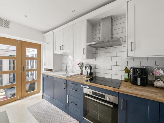 2 bedroom maisonette for sale