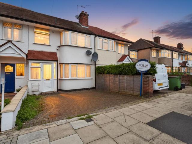 2 bedroom maisonette for sale
