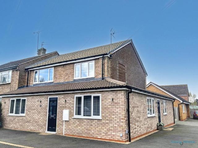 2 bedroom maisonette for sale