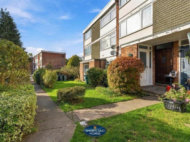 2 bedroom maisonette for sale