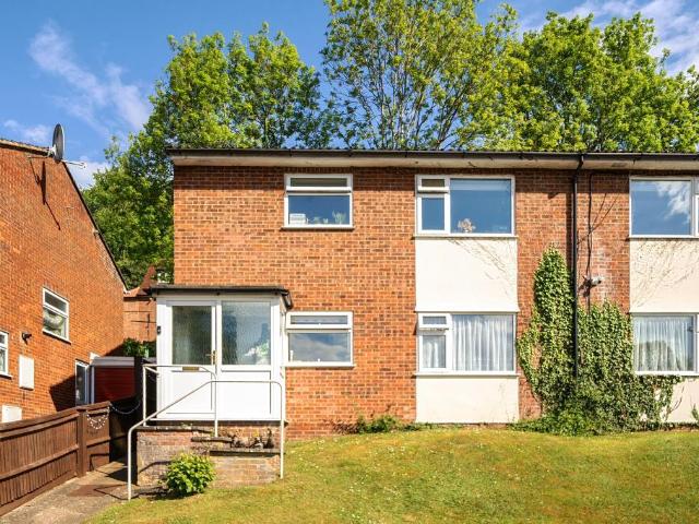 2 bedroom maisonette for sale