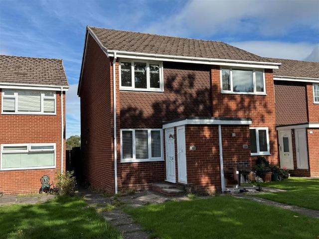 2 bedroom maisonette for sale