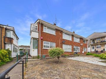 2 bedroom maisonette for sale