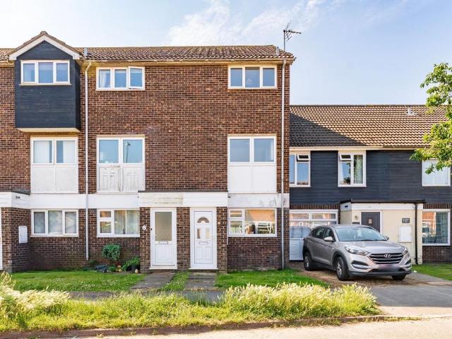 2 bedroom maisonette for sale