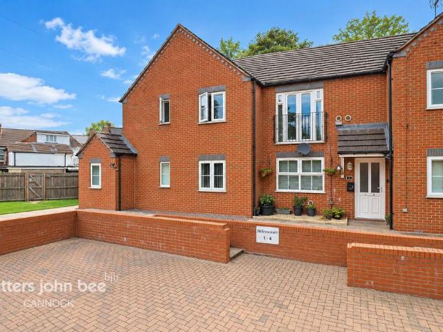 2 bedroom maisonette for sale