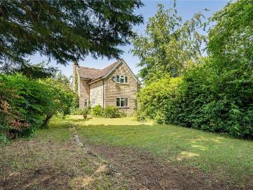 2 bedroom maisonette for sale
