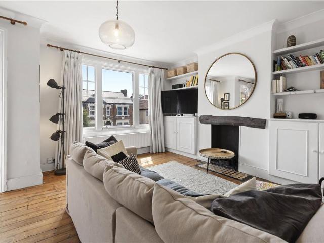 2 bedroom maisonette for sale