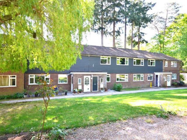 2 bedroom maisonette for sale