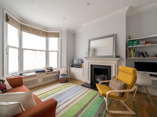 2 bedroom maisonette for sale