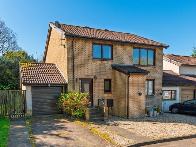 2 bedroom maisonette for sale