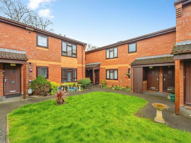 2 bedroom maisonette for sale
