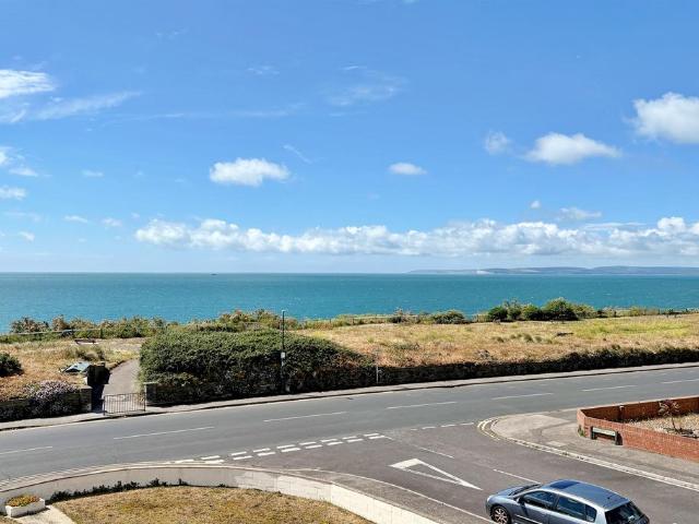 2 bedroom maisonette for sale