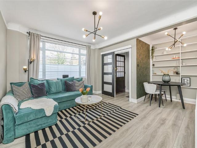 2 bedroom maisonette for sale