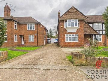 2 bedroom maisonette for sale