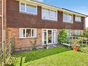 2 bedroom maisonette for sale