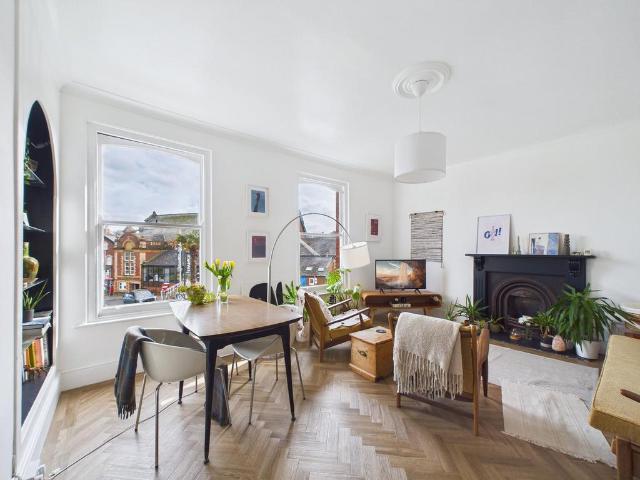 2 bedroom maisonette for sale